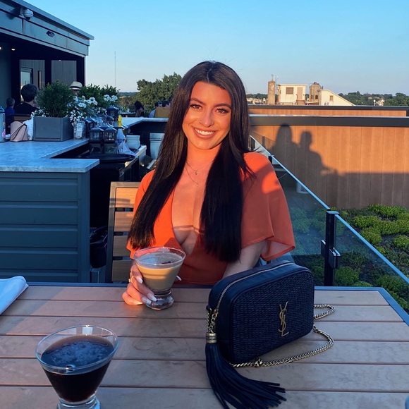 Meet your Posher, Sarah - Picture 2 of 5